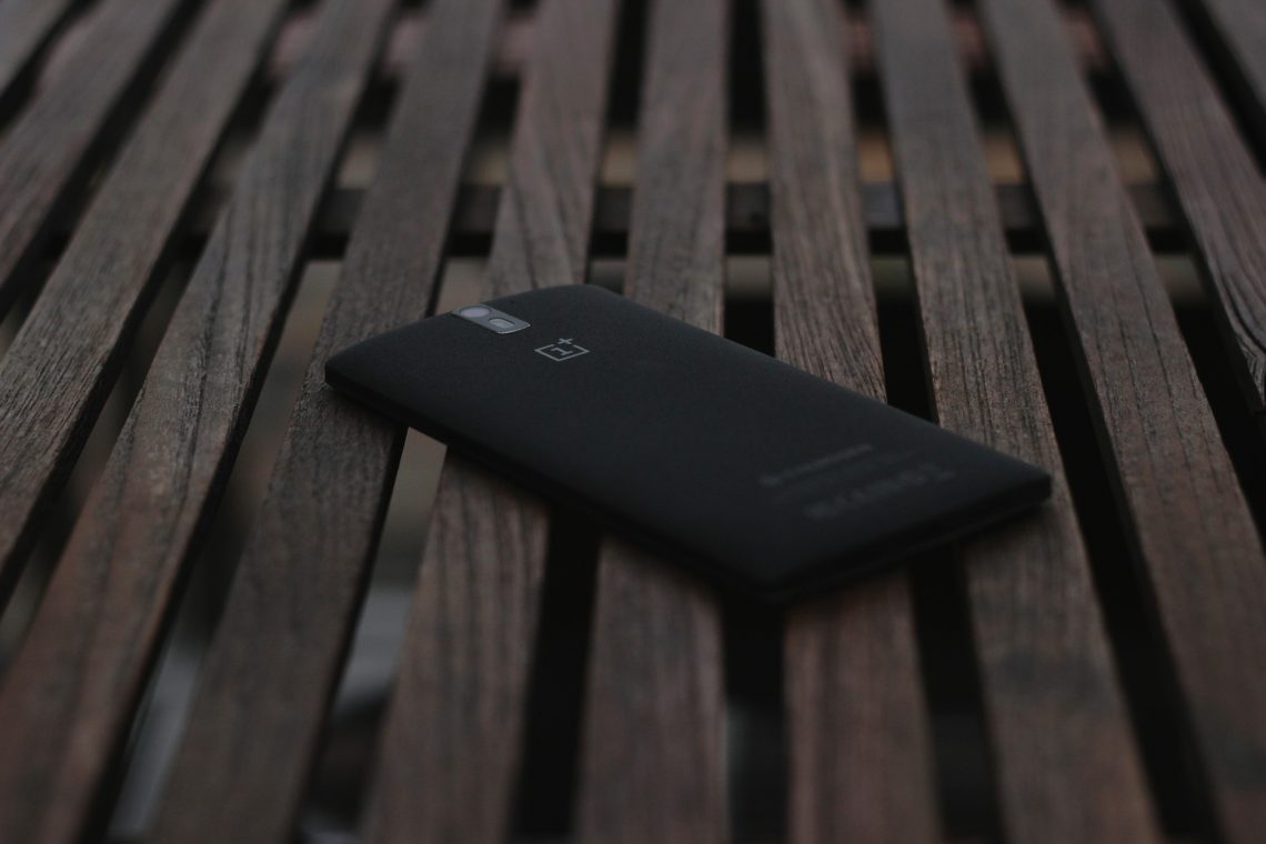 OnePlus 6 będzie wykonany ze szkła. Firma żegna się z metalową bryłą obudowy